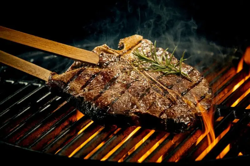 steak sizzleing